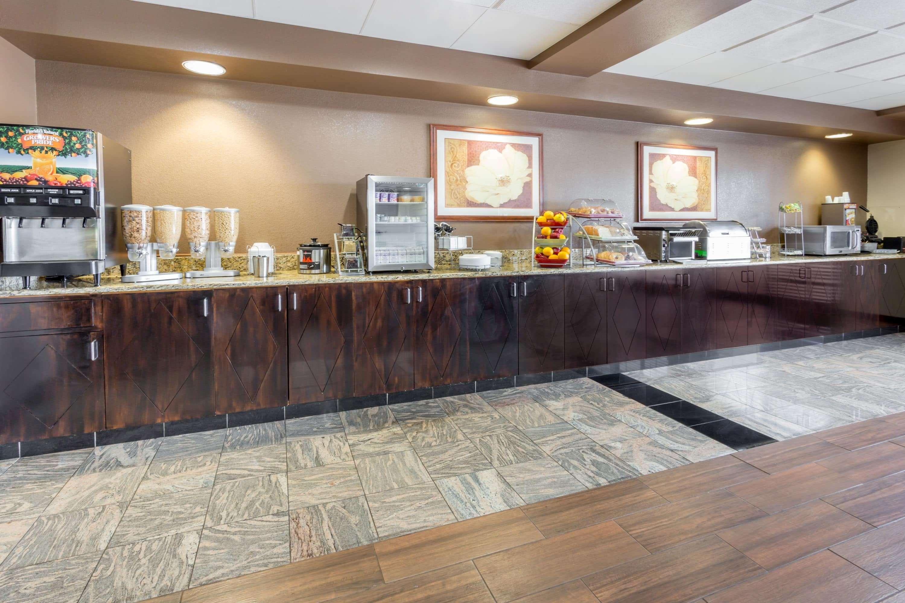 Hotel Wingate By Wyndham Joliet Exterior foto